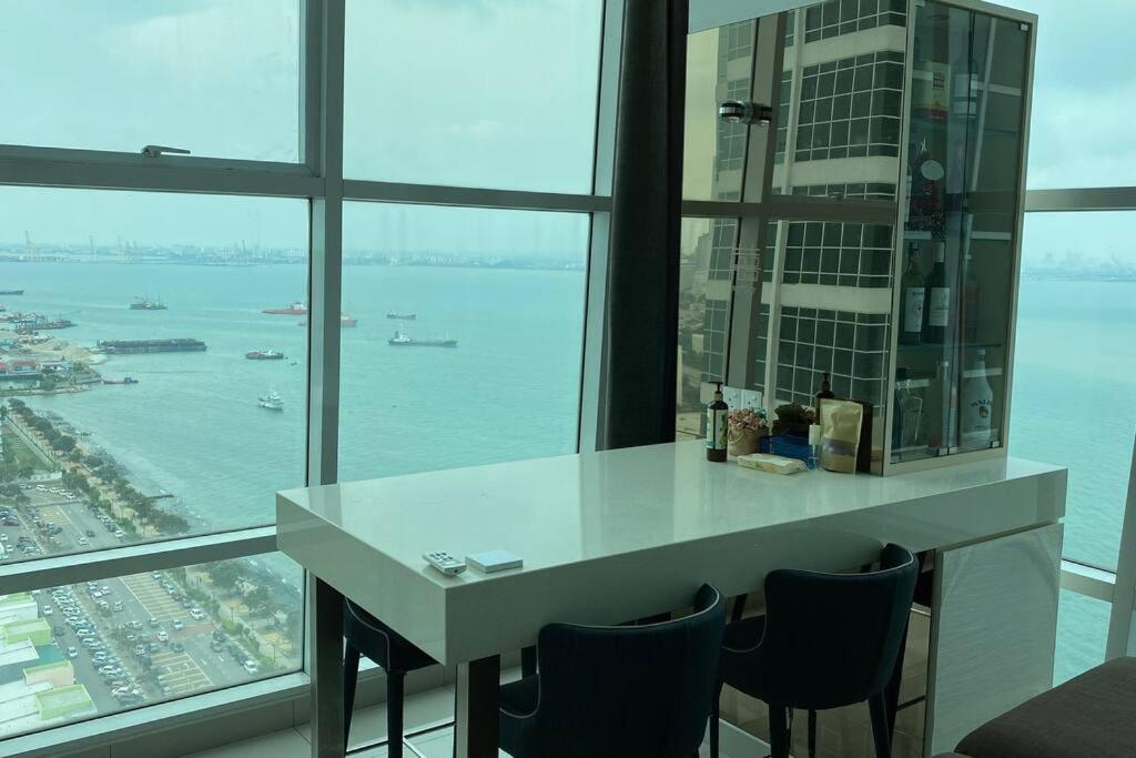 The Maritime Suite @ Panoramic Duplex 海景の家 Jelutong Kültér fotó