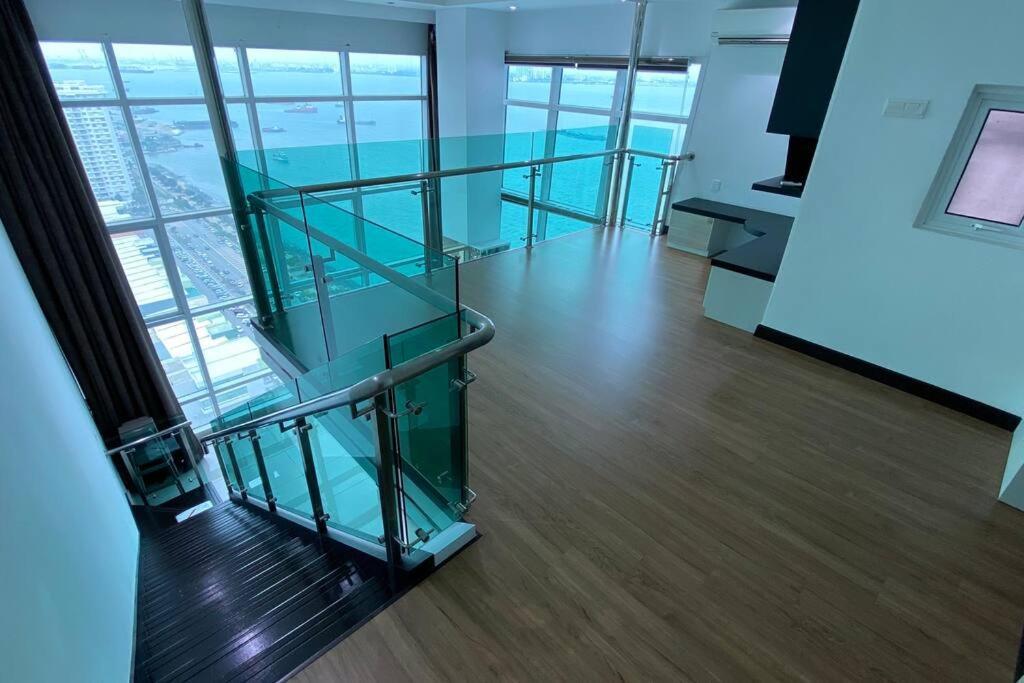 The Maritime Suite @ Panoramic Duplex 海景の家 Jelutong Kültér fotó